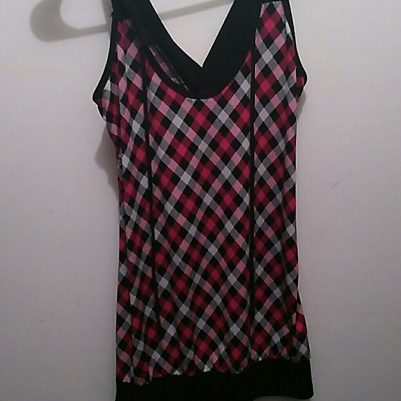 Rue 21 tank - Picture 2 of 3